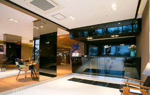 	Marina Bay Hotel 