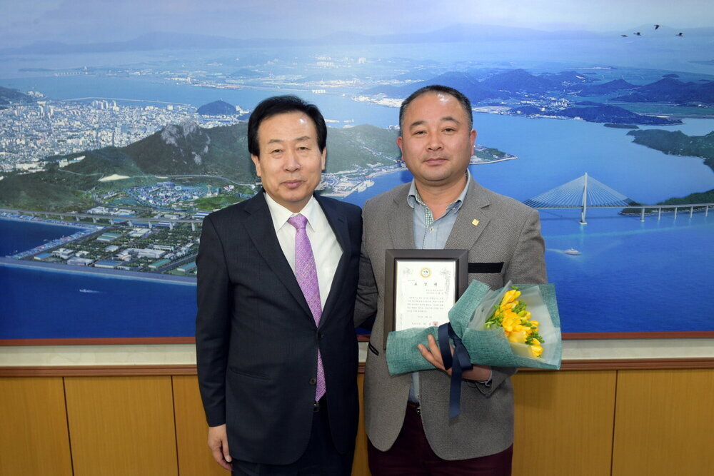 박홍률 목포시장 표창패전달.