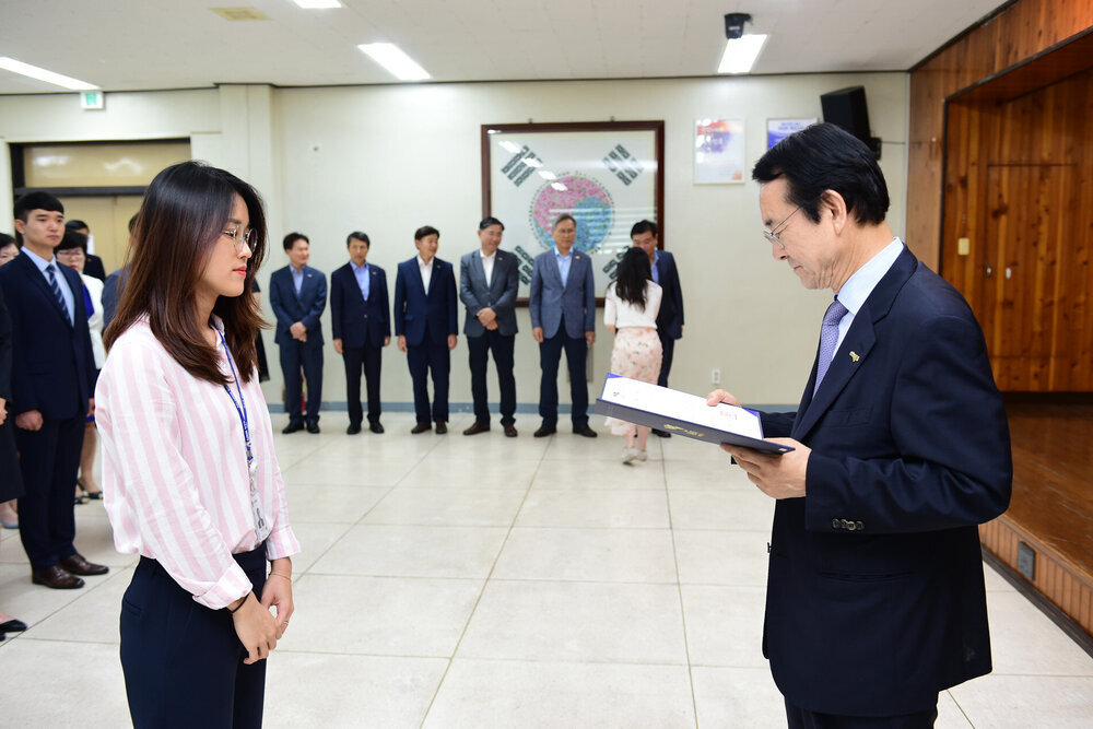  2019년도 하반기 4급이하 정기인사  임용장 교부
