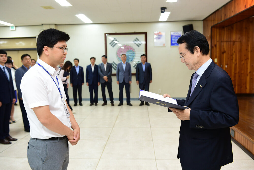  2019년도 하반기 4급이하 정기인사  임용장 교부