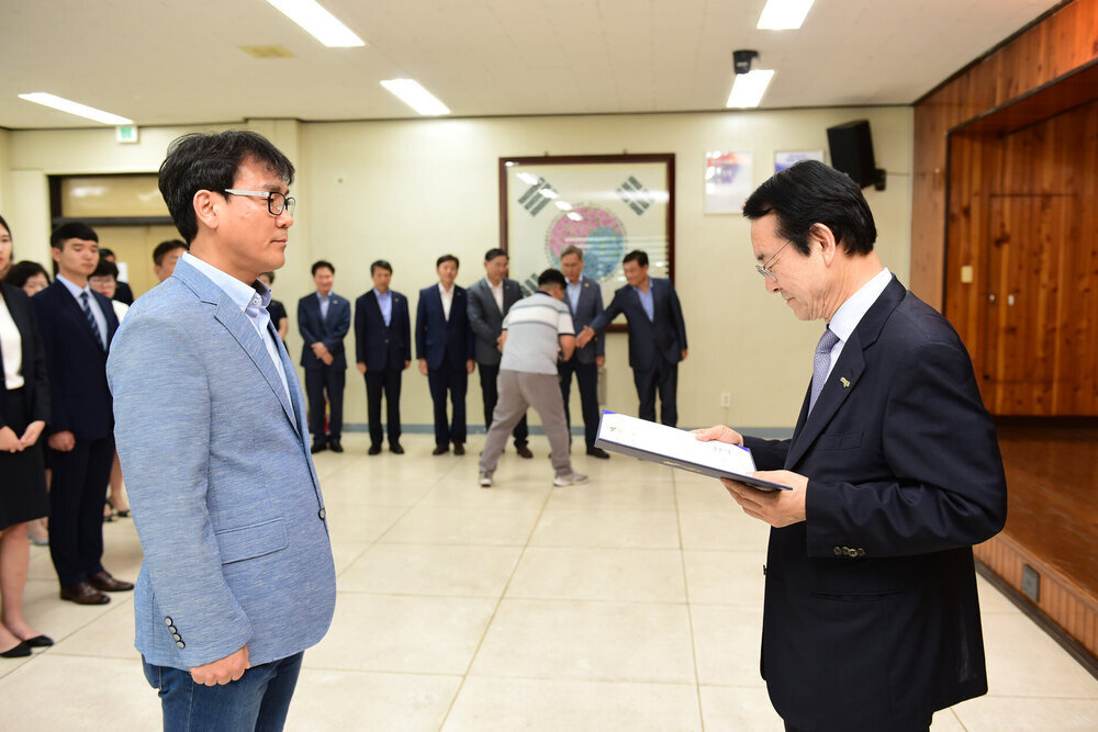  2019년도 하반기 4급이하 정기인사  임용장 교부
