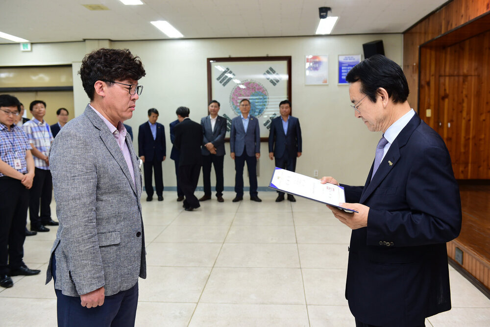 2019년도 하반기 4급이하 정기인사  임용장 교부