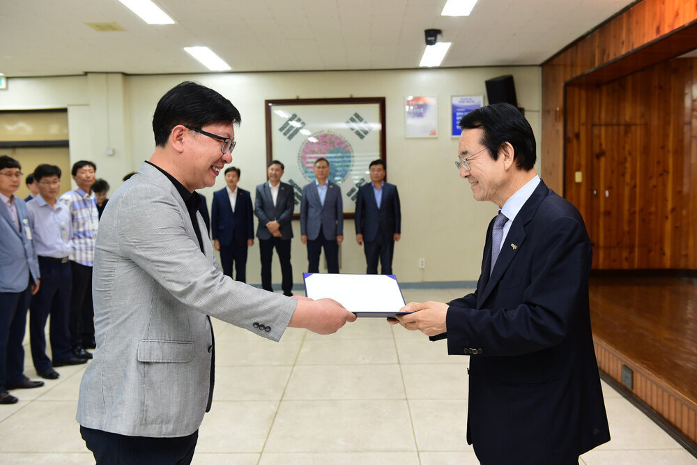  2019년도 하반기 4급이하 정기인사  임용장 교부