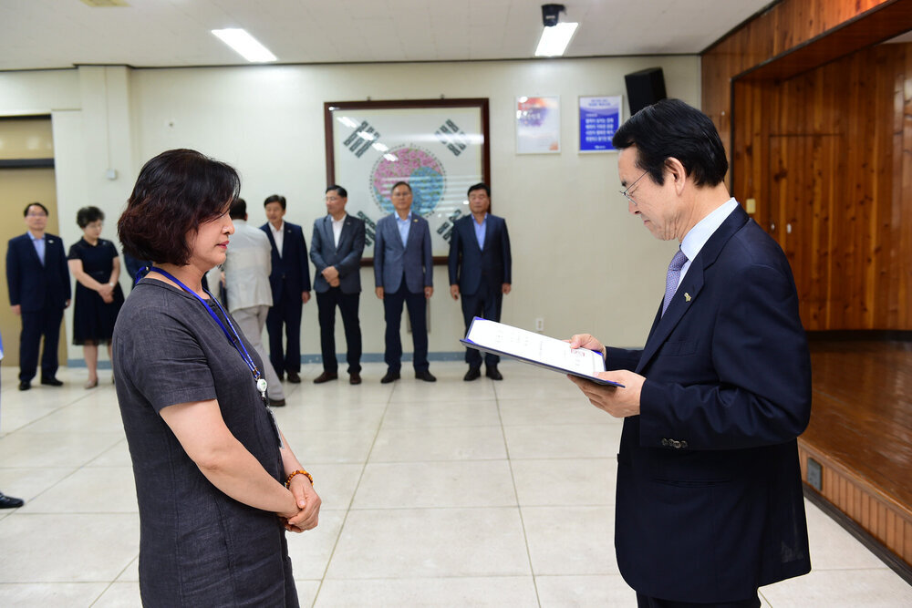  2019년도 하반기 4급이하 정기인사  임용장 교부